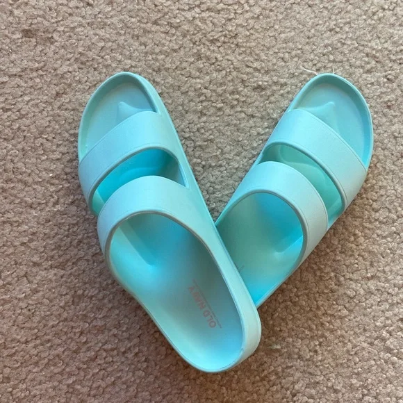 blue sandals - Picture 2 of 3